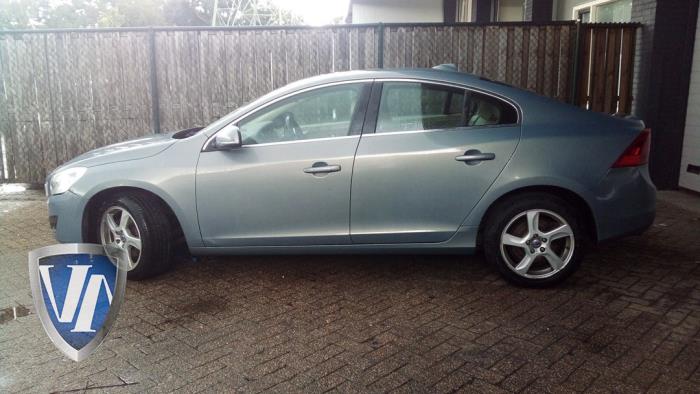 Volvo S60 II 1.6 T3 16V Sloopvoertuig (2011, Blauw)