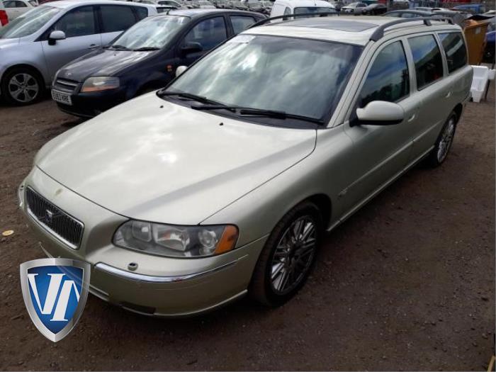 Volvo V70 2.4 20V 170 Sloopvoertuig (2005, Goud)