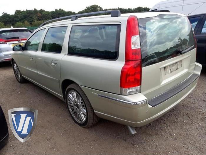 Volvo V70 2.4 20V 170 Sloopvoertuig (2005, Goud)