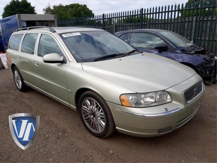 Volvo V70 2.4 20V 170 Sloopvoertuig (2005, Goud)