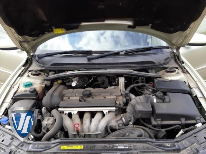 Volvo V70 2.4 20V 170 Sloopvoertuig (2005, Goud)