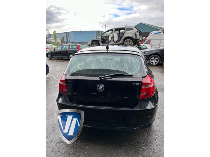 BMW 1 serie 116i 2.0 16V Sloopvoertuig (2011, Zwart)