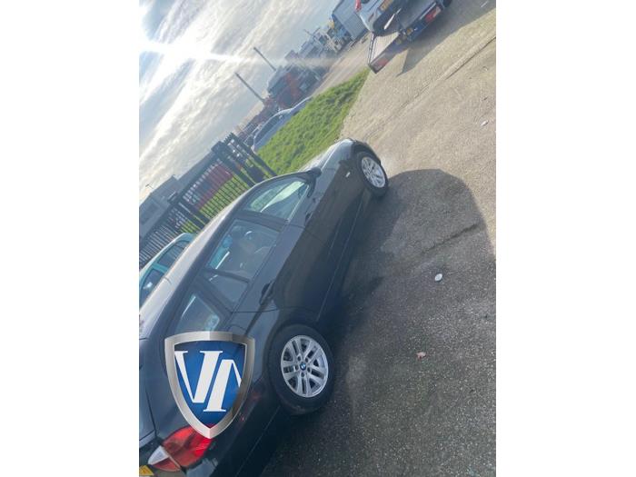 BMW 3 serie Touring 318i 16V Sloopvoertuig (2007, Zwart)