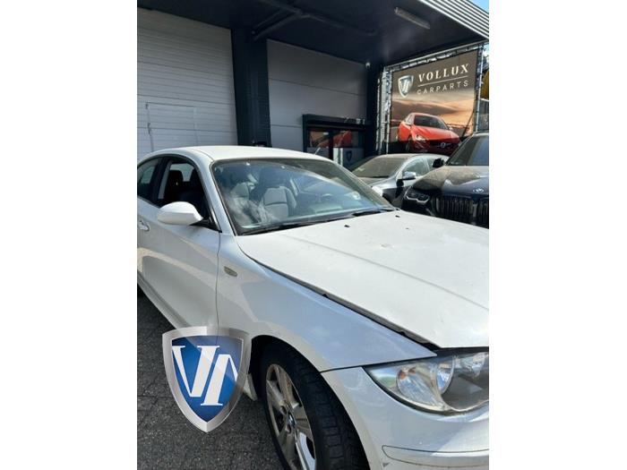 BMW 1 serie 118i 16V Sloopvoertuig (2009, Wit)