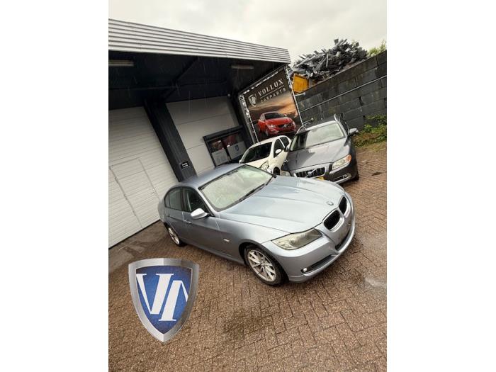 BMW 3 serie 318i 16V Sloopvoertuig (2010, Metallic, Blauw)