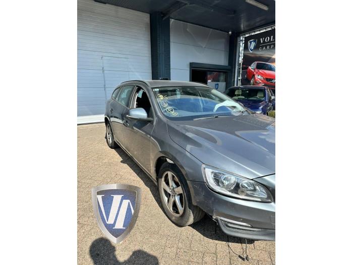 Volvo V60 I 2.0 D4 16V Sloopvoertuig (2018, Grijs)