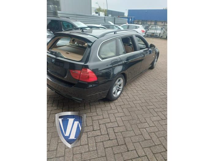 BMW 3 serie Touring 318i 16V Sloopvoertuig (2009, Metallic, Zwart, Saffierblauw, Saffierzwart)