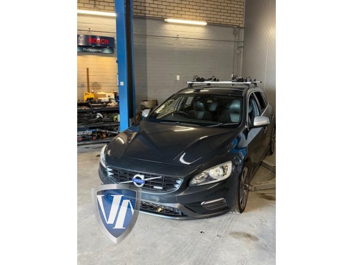 Volvo V60 I 2.0 D4 16V Sloopvoertuig (2016, Grijs)