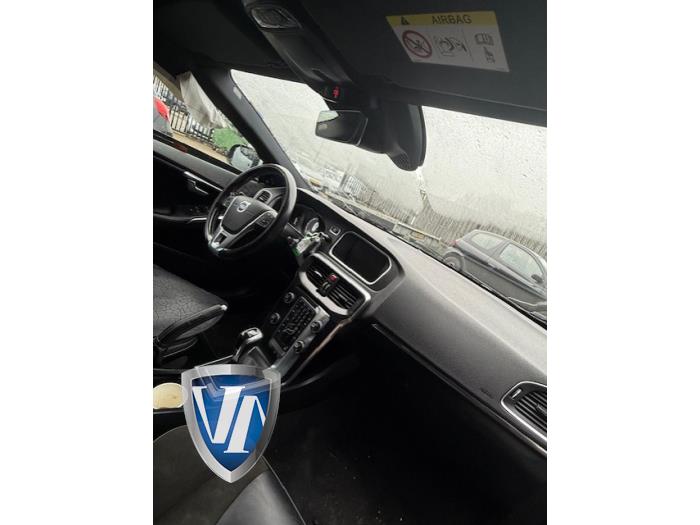 Volvo V40 2.0 D2 16V Sloopvoertuig (2016, Zwart)