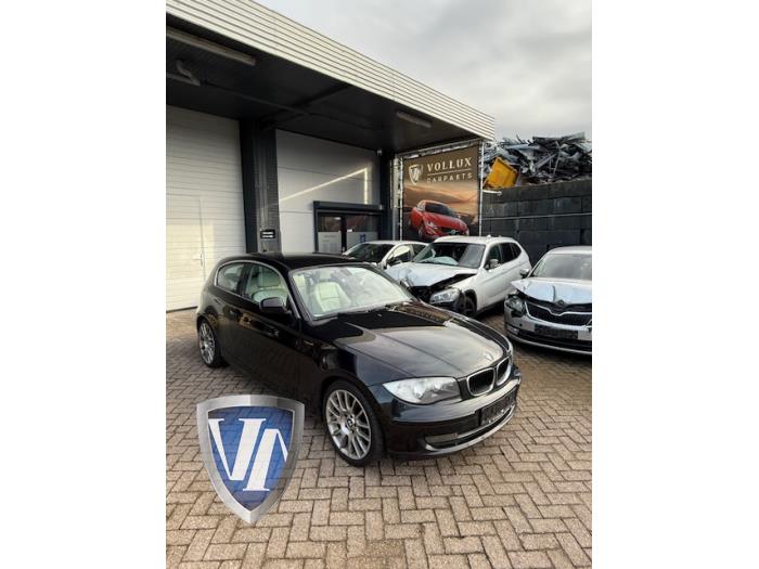 BMW 1 serie 116i 2.0 16V Sloopvoertuig (2010, Metallic, Zwart, Saffierblauw, Saffierzwart)