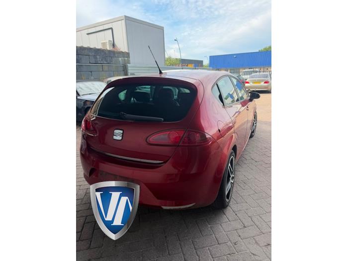 Seat Leon 2.0 TDI 16V Sloopvoertuig (2005, Metallic, Rood)