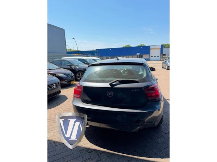 BMW 1 serie 116i 1.6 16V Sloopvoertuig (2014, Metallic, Zilvergrijs)
