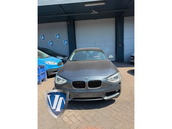 BMW 1 serie 116i 1.6 16V Sloopvoertuig (2014, Metallic, Zilvergrijs)
