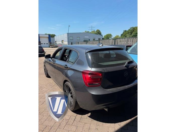 BMW 1 serie 116i 1.6 16V Sloopvoertuig (2014, Metallic, Zilvergrijs)