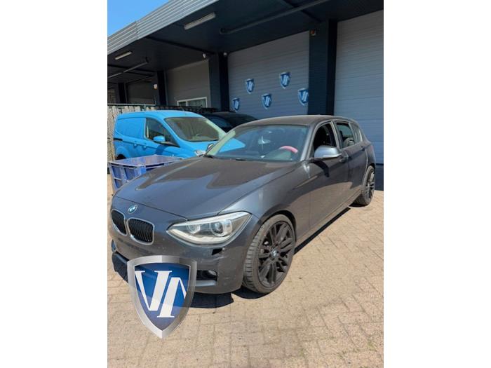 BMW 1 serie 116i 1.6 16V Sloopvoertuig (2014, Metallic, Zilvergrijs)