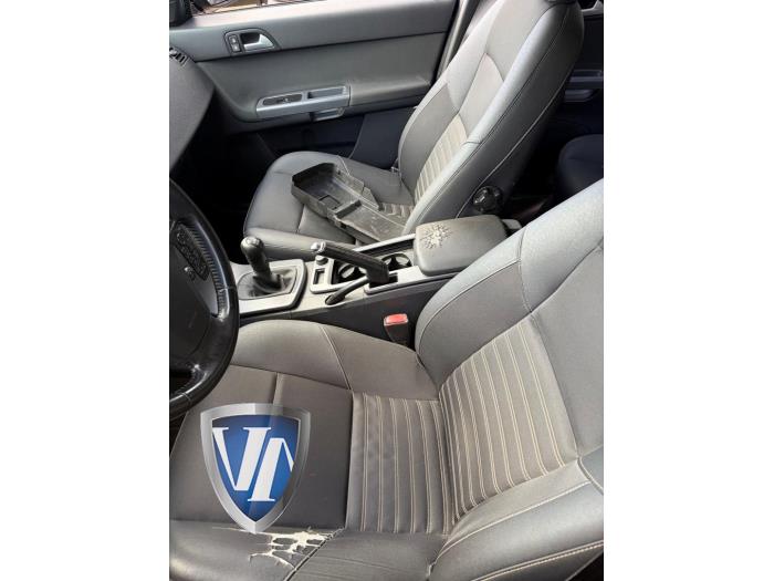 Volvo V50 1.8 16V Sloopvoertuig (2009, Metallic, Zwart, Saffierblauw, Saffierzwart)
