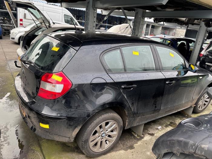 BMW 1 serie 118i 16V Sloopvoertuig (2006, Zwart)