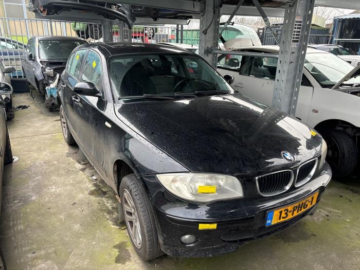 BMW 1 serie 118i 16V Sloopvoertuig (2006, Zwart)