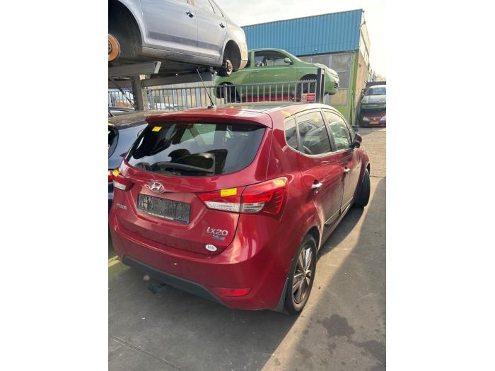Hyundai iX20 1.4i 16V Sloopvoertuig (2011, Rood)