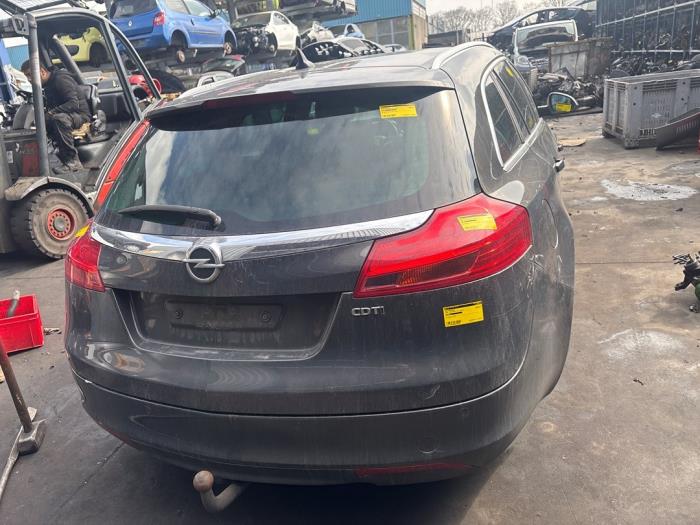 Opel Insignia Sports Tourer 2.0 CDTI 16V 130 ecoFLEX Sloopvoertuig (2013, Grijs)