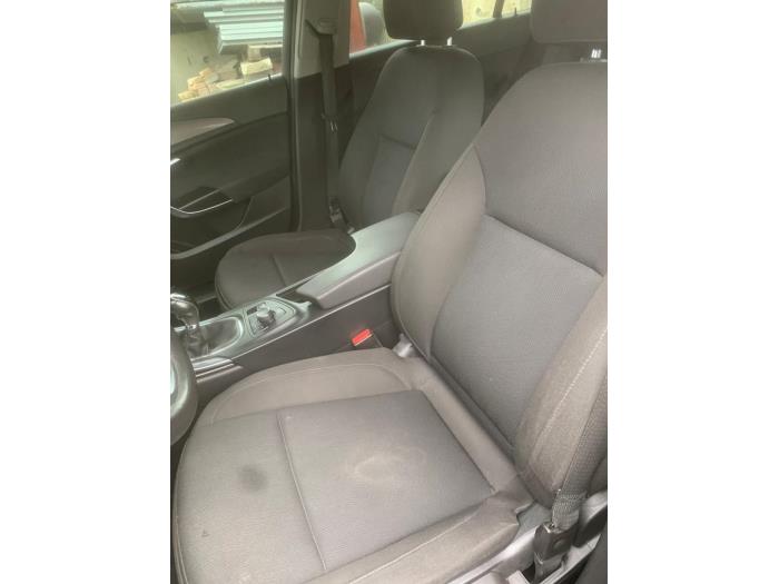 Opel Insignia Sports Tourer 1.8 16V Ecotec Sloopvoertuig (2009, Grijs)
