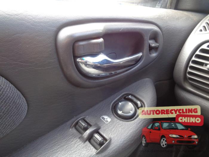 Chrysler Neon II 2.0 16V LE,SE,CS,Sport Sloopvoertuig (2000, Blauw)