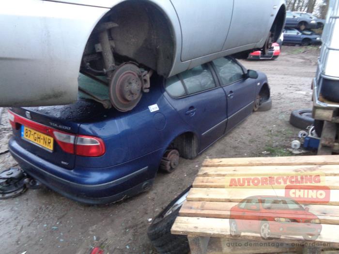 Seat Toledo 1.8 20V Sloopvoertuig (2000, Blauw)