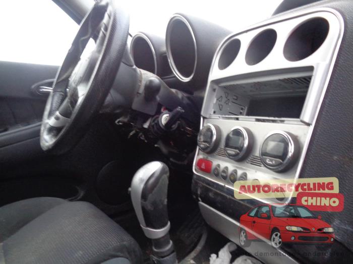 Alfa Romeo 156 1.6 Twin Spark 16V Sloopvoertuig (2004, Grijs)