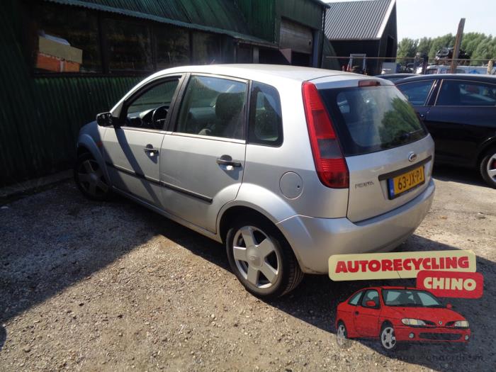 Ford Fiesta 5 1.4 16V Sloopvoertuig (2002, Grijs)