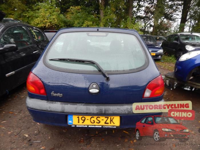 Ford Fiesta 4 1.3i Sloopvoertuig (2001, Blauw)