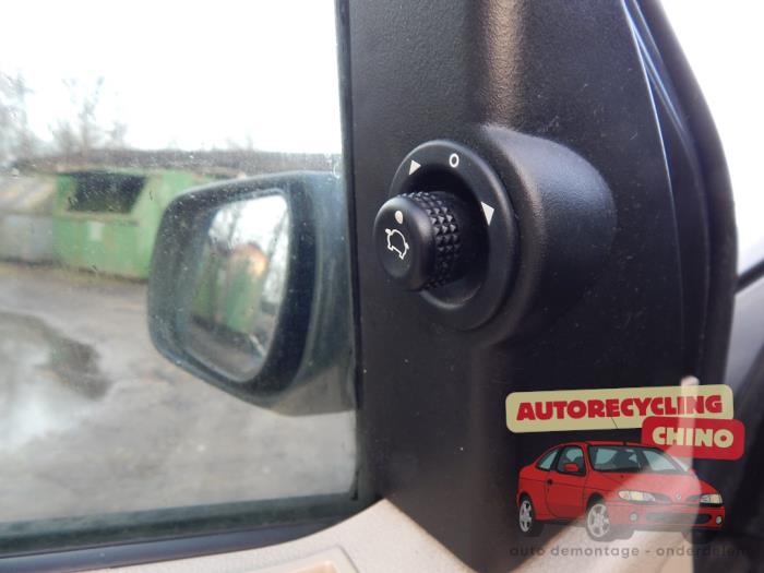 Ford Fiesta 5 1.6 16V Sloopvoertuig (2003, Grijs)