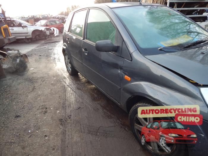 Ford Fiesta 5 1.6 16V Sloopvoertuig (2003, Grijs)