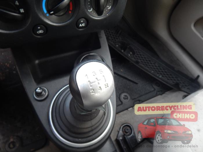 Ford Fiesta 5 1.6 16V Sloopvoertuig (2003, Grijs)