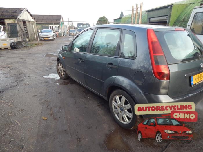 Ford Fiesta 5 1.6 16V Sloopvoertuig (2003, Grijs)