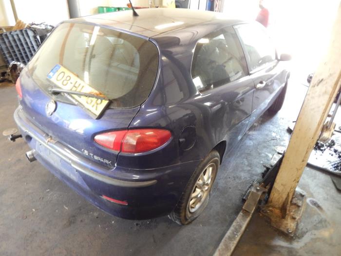 Alfa Romeo 147 1.6 Twin Spark 16V Sloopvoertuig (2001, Blauw)