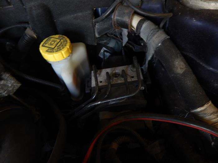 Alfa Romeo 147 1.6 Twin Spark 16V Sloopvoertuig (2001, Blauw)