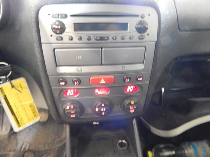 Alfa Romeo 147 1.6 Twin Spark 16V Sloopvoertuig (2001, Blauw)