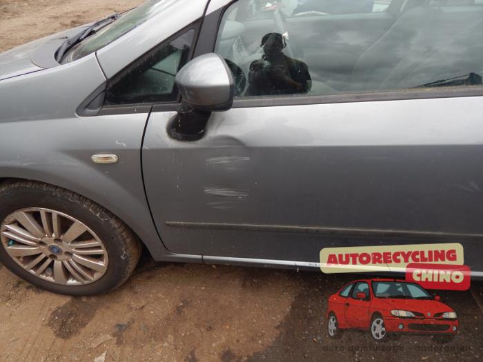 Fiat Grande Punto 1.4 Sloopvoertuig (2006, Grijs)