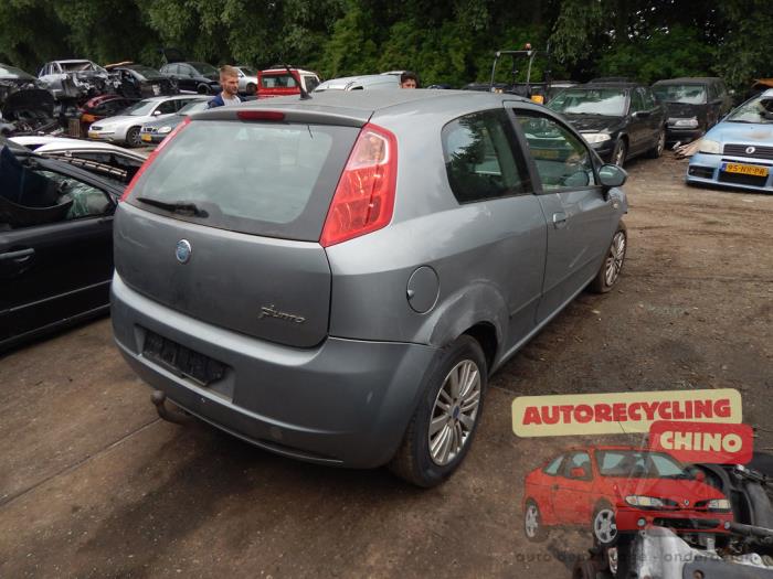 Fiat Grande Punto 1.4 Sloopvoertuig (2006, Grijs)