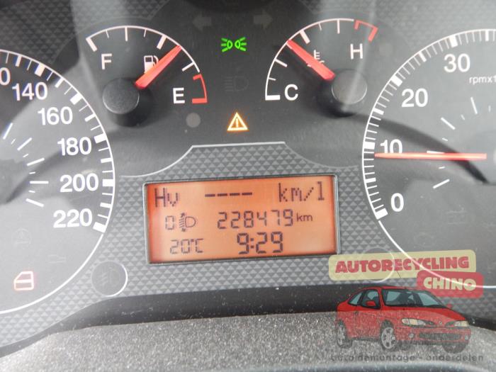 Fiat Grande Punto 1.4 Sloopvoertuig (2006, Grijs)