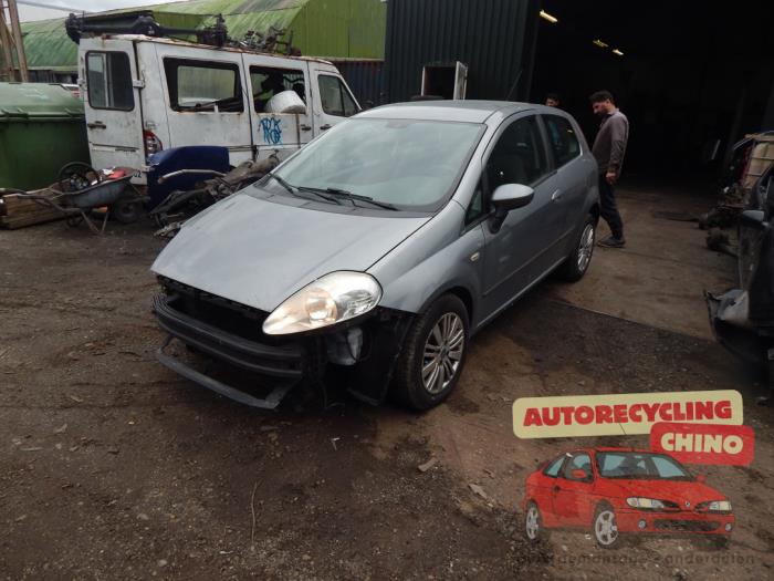 Fiat Grande Punto 1.4 Sloopvoertuig (2006, Grijs)