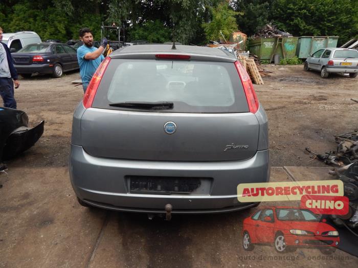 Fiat Grande Punto 1.4 Sloopvoertuig (2006, Grijs)