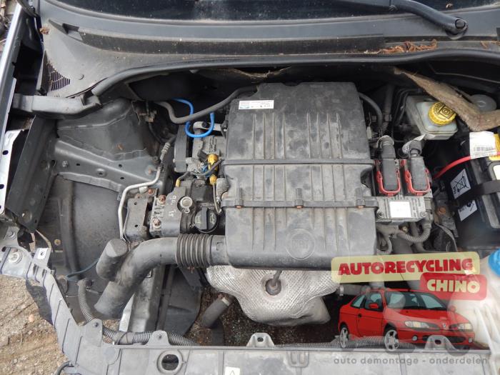 Fiat Grande Punto 1.4 Sloopvoertuig (2006, Grijs)