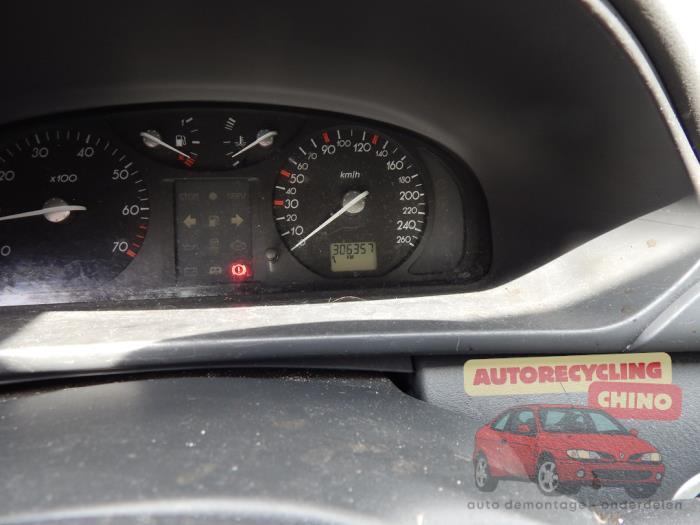 Renault Laguna II 2.0 16V Sloopvoertuig (2004, Zwart)