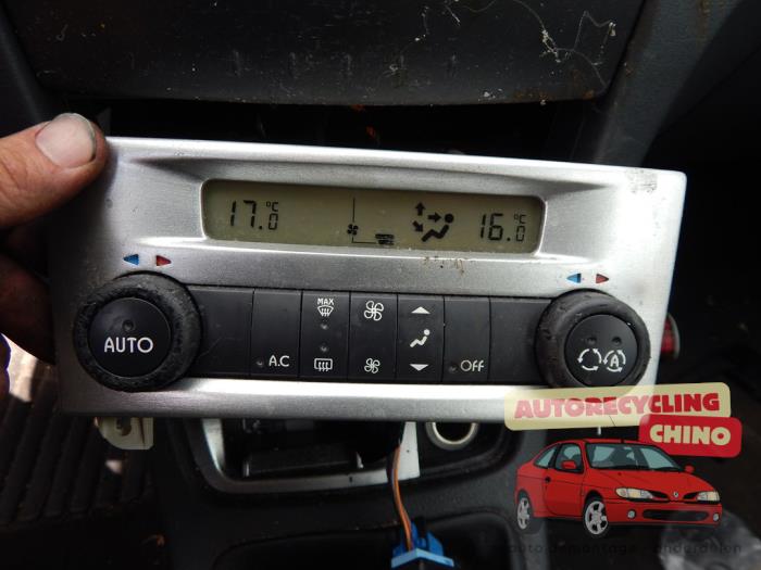 Renault Laguna II 2.0 16V Sloopvoertuig (2004, Zwart)