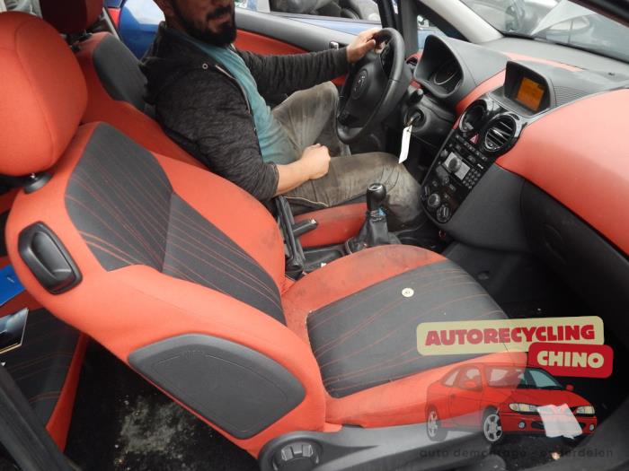 Opel Corsa D 1.4 16V Twinport Sloopvoertuig (2009, Zwart)