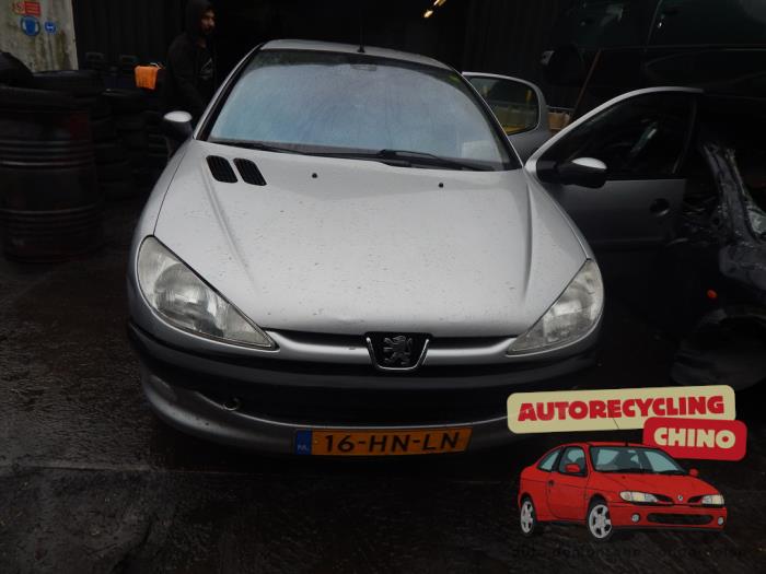 Peugeot 206 1.4 XR,XS,XT,Gentry Sloopvoertuig (2001, Grijs)