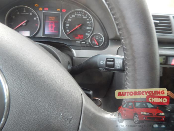 Audi A4 Avant 2.0 20V Sloopvoertuig (2002, Zwart)