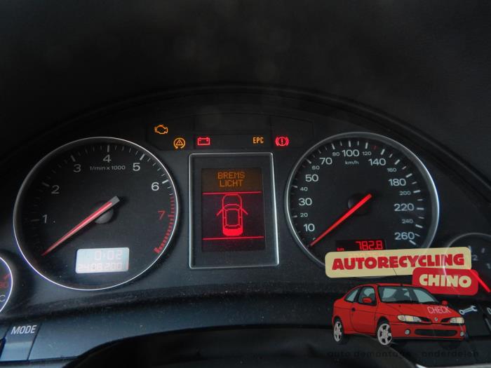 Audi A4 Avant 2.0 20V Sloopvoertuig (2002, Zwart)