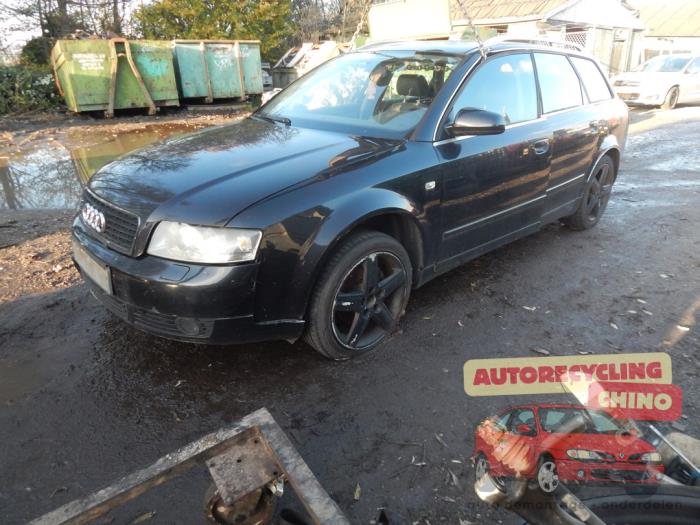 Audi A4 Avant 2.0 20V Sloopvoertuig (2002, Zwart)